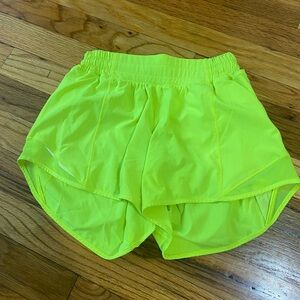 LULULEMON HOTTY HOT LR 4’ SHORTS